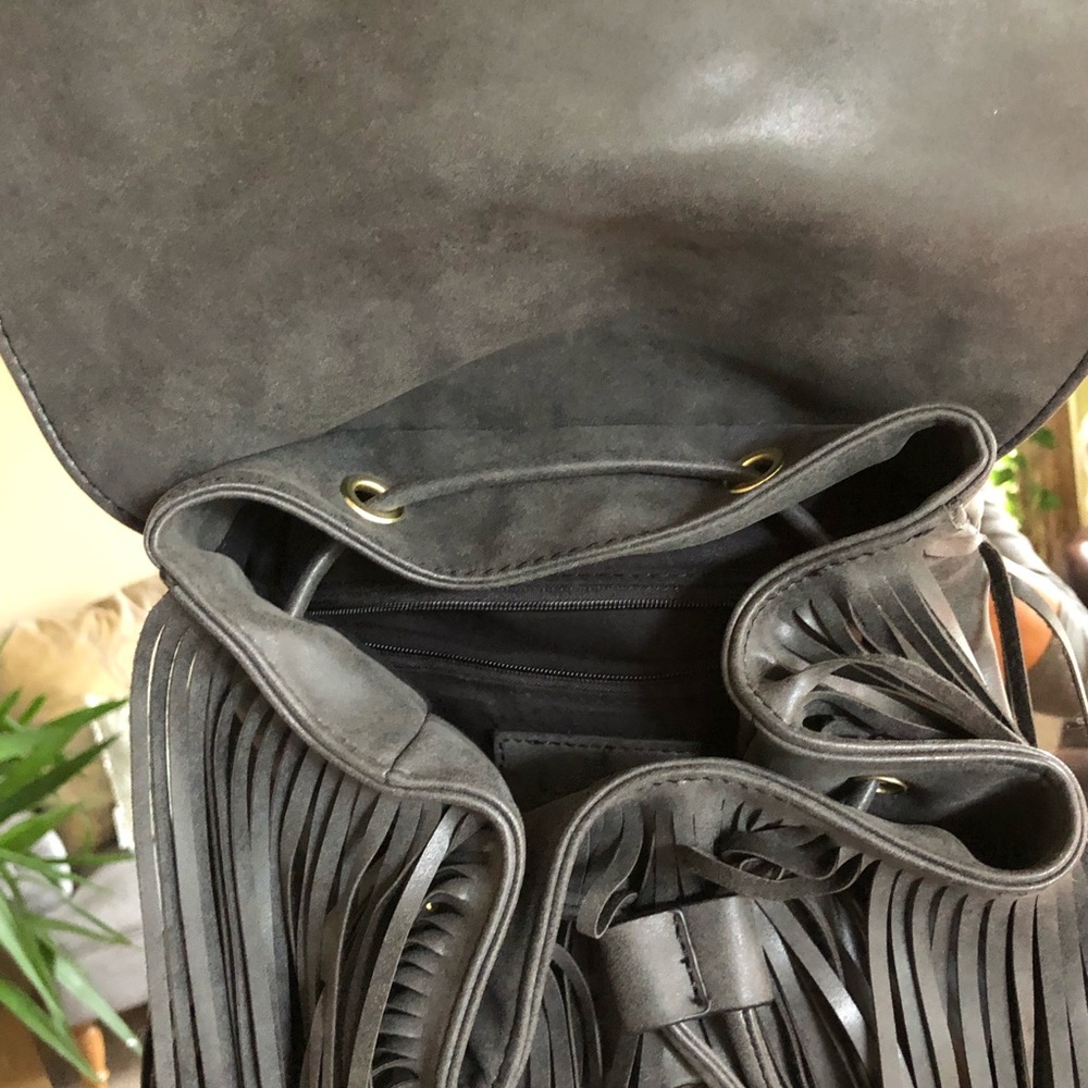 Backpack - Picture 6 of 7